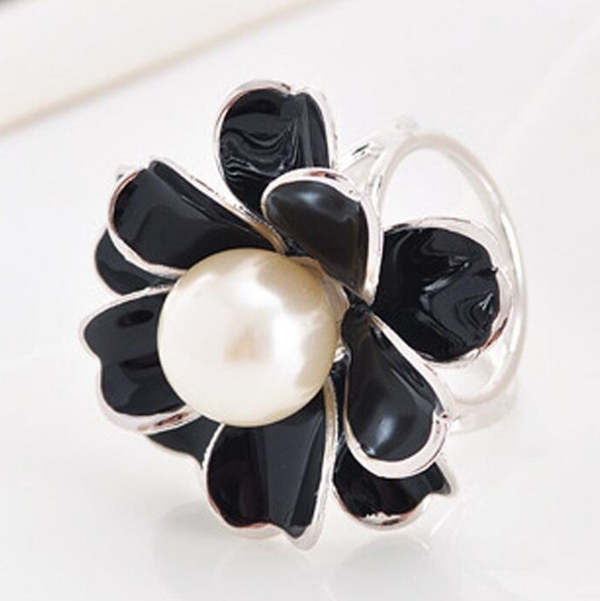 ALBERTO CABALE Bague Flower - Black / Unique / Laiton Black 1088739